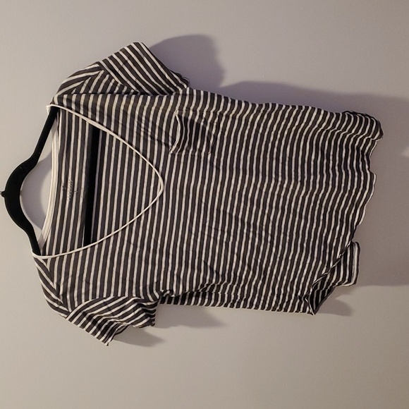 American Eagle Women’s Favorite T size small - Picture 1 of 3